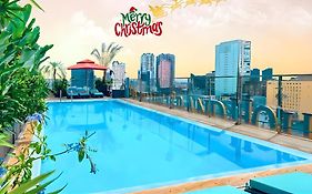 Happy Life Grand Hotel & Rooftop Skybar